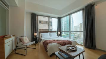 Deluxe Studio Suite | Iron/ironing board, free WiFi, bed sheets