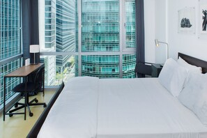 Appartamento Deluxe, vista città | Ferro/asse da stiro, Wi-Fi gratuito, lenzuola