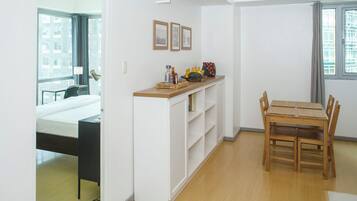 Lägenhet Deluxe - utsikt mot staden | Matsal