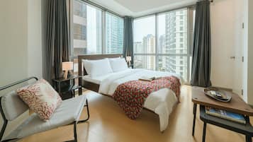 Iron/ironing board, free WiFi, bed sheets