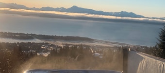 Spacious MILLION DOLLAR VIEW home w/ fitness room, hot tub in charming Homer