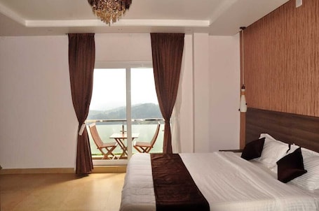 Premium Room | Memory foam beds, laptop workspace, iron/ironing board, free WiFi