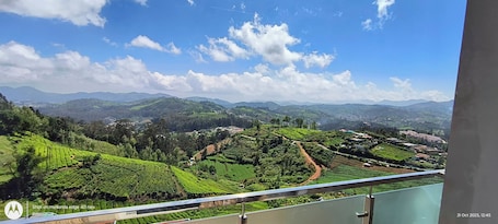 Deluxe Room, 1 King Bed, Valley View | Balcony view. VANAM HOLIDAYS