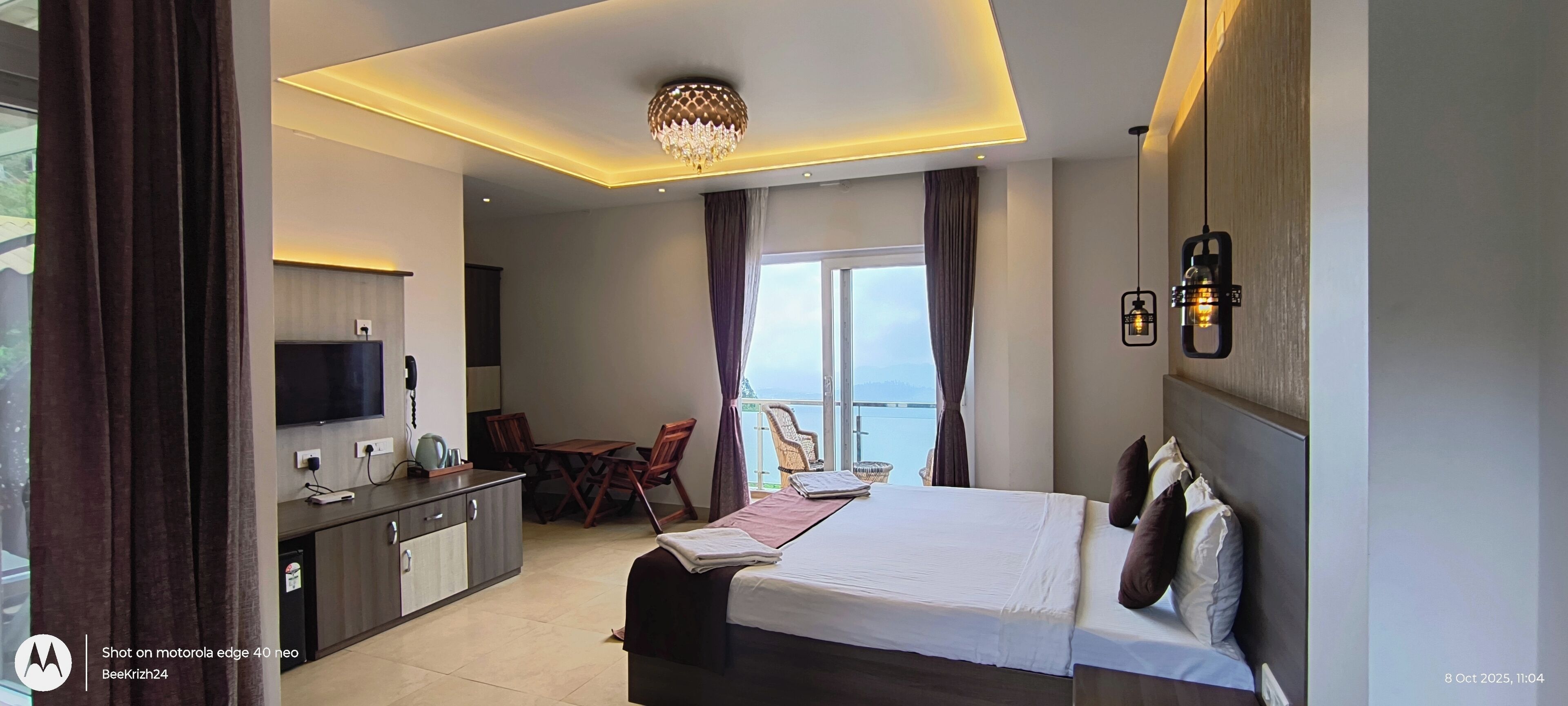 Premium Room | Memory-foam beds, laptop workspace, iron/ironing board, free WiFi