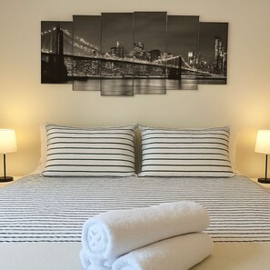 1 soverom, skrivebord, strykejern/-brett og wi-fi (inkludert)