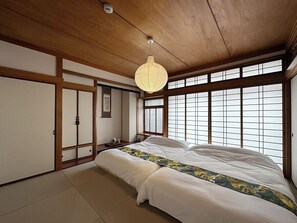 4 bedrooms, iron/ironing board, free WiFi, bed sheets - Life GATE Nakamachi (Hiroshima)