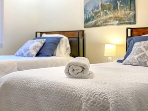 4 Schlafzimmer, Bügeleisen/Bügelbrett, kostenloses WLAN, Bettwäsche