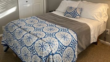 2 chambres, fer et planche à repasser, Wi-Fi, draps fournis