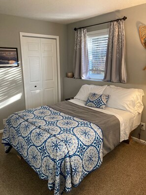 2 habitaciones, tabla de planchar con plancha, wifi y ropa de cama 