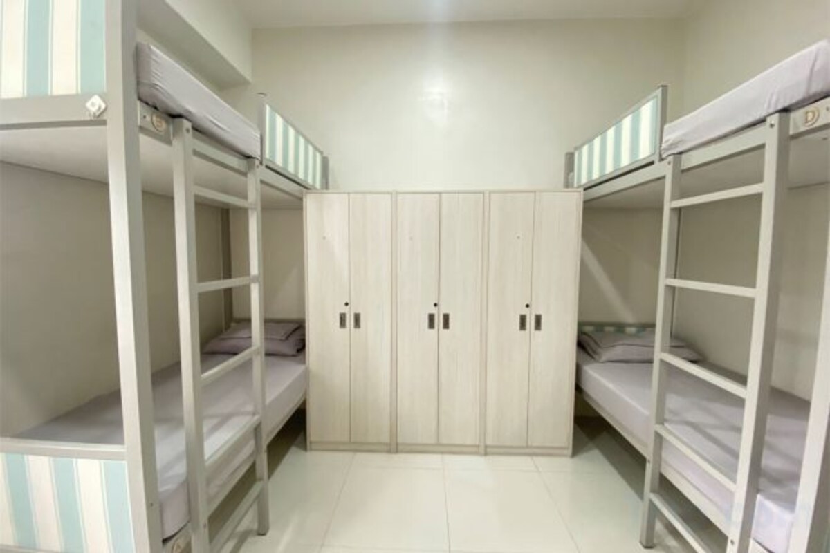 Bed In Bunk Bed Sharing (Male Only)