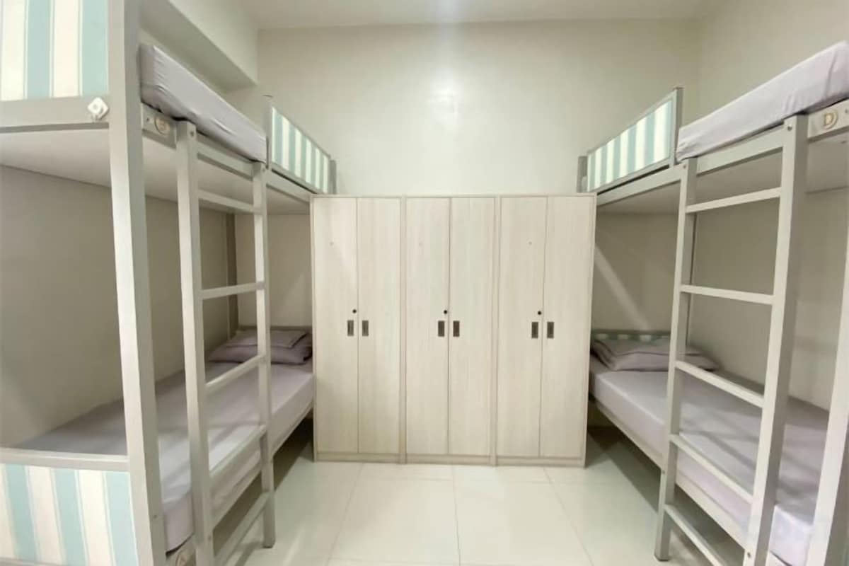 Bed In Bunk Bed Sharing (Male Only)