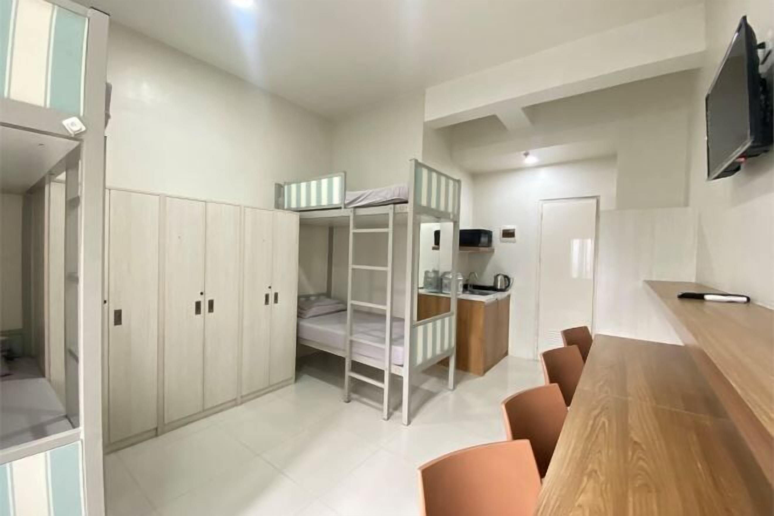 書桌、手提電腦工作空間、隔音