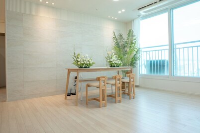 Party Room for Over Night 2Q2SS Max 8 people