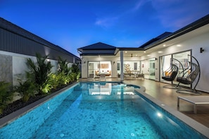 Pool - Villa Keola - Superb new 3-bedroom villa with pool in Rawai (Mueang Phuket)