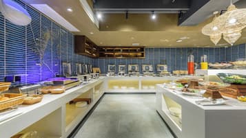 TĂ€gliches inbegriffenes FrĂŒhstĂŒcksbuffet