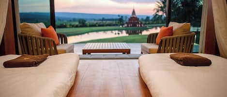 1 Schlafzimmer, kostenlose Minibar, individuell dekoriert, Schreibtisch