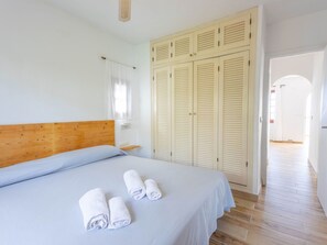 2 Schlafzimmer, Reisekinderbett, kostenloses WLAN