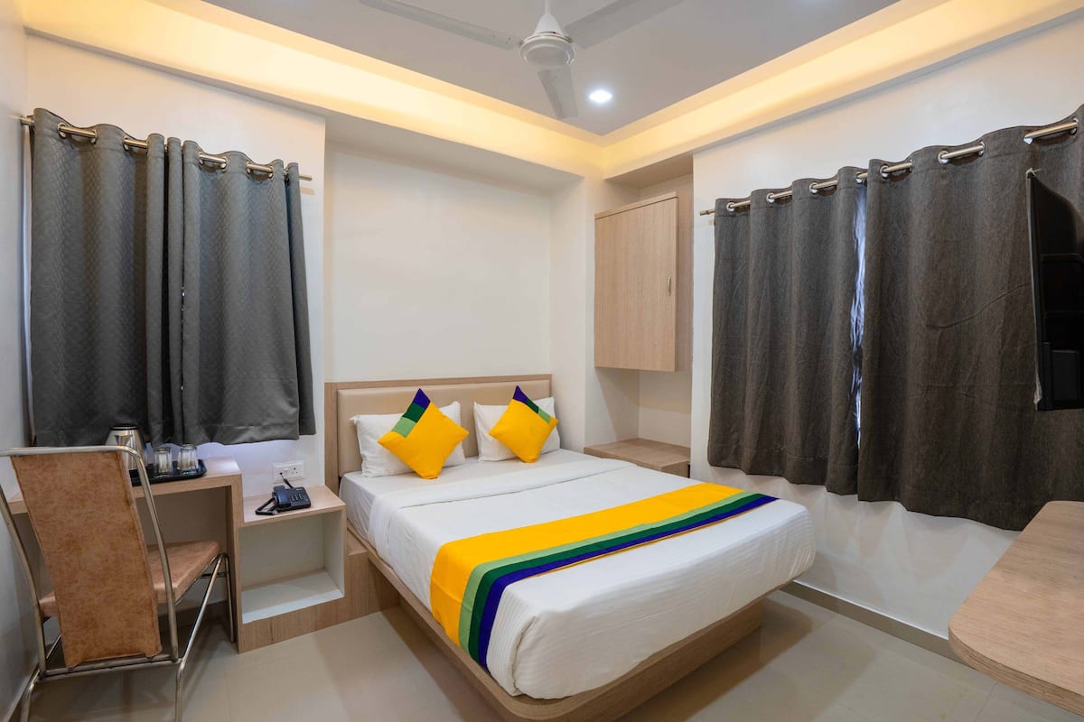 Standard Room | In-room safe, blackout drapes, iron/ironing board, rollaway beds