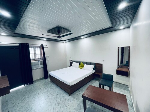 Ayodhya Dham Hotel By GRB