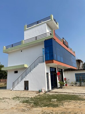 Exterior - Ayodhya Dham Hotel By GRB (Faizabad)