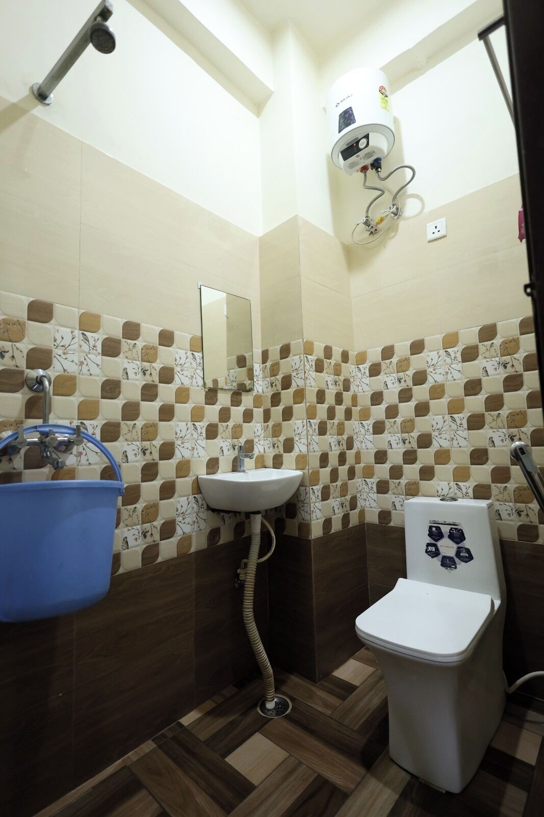 Doccia, asciugamani, sapone, shampoo