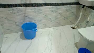 Dusche, Handtücher, Seife, Shampoo