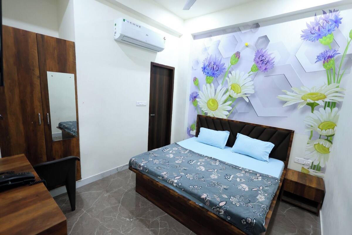 Double Room | Desk, soundproofing, WiFi (free)