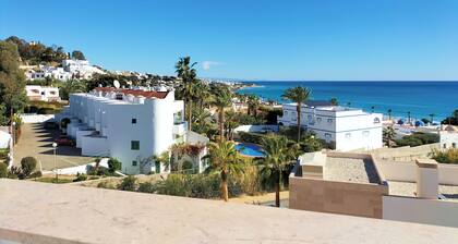 Sea View - Ultra Modern - Roof Terrace- Front Line