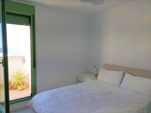 2 bedrooms, iron/ironing board, free WiFi, bed sheets - Sea View - Ultra Modern - Roof Terrace- Front Line (Mojacar)