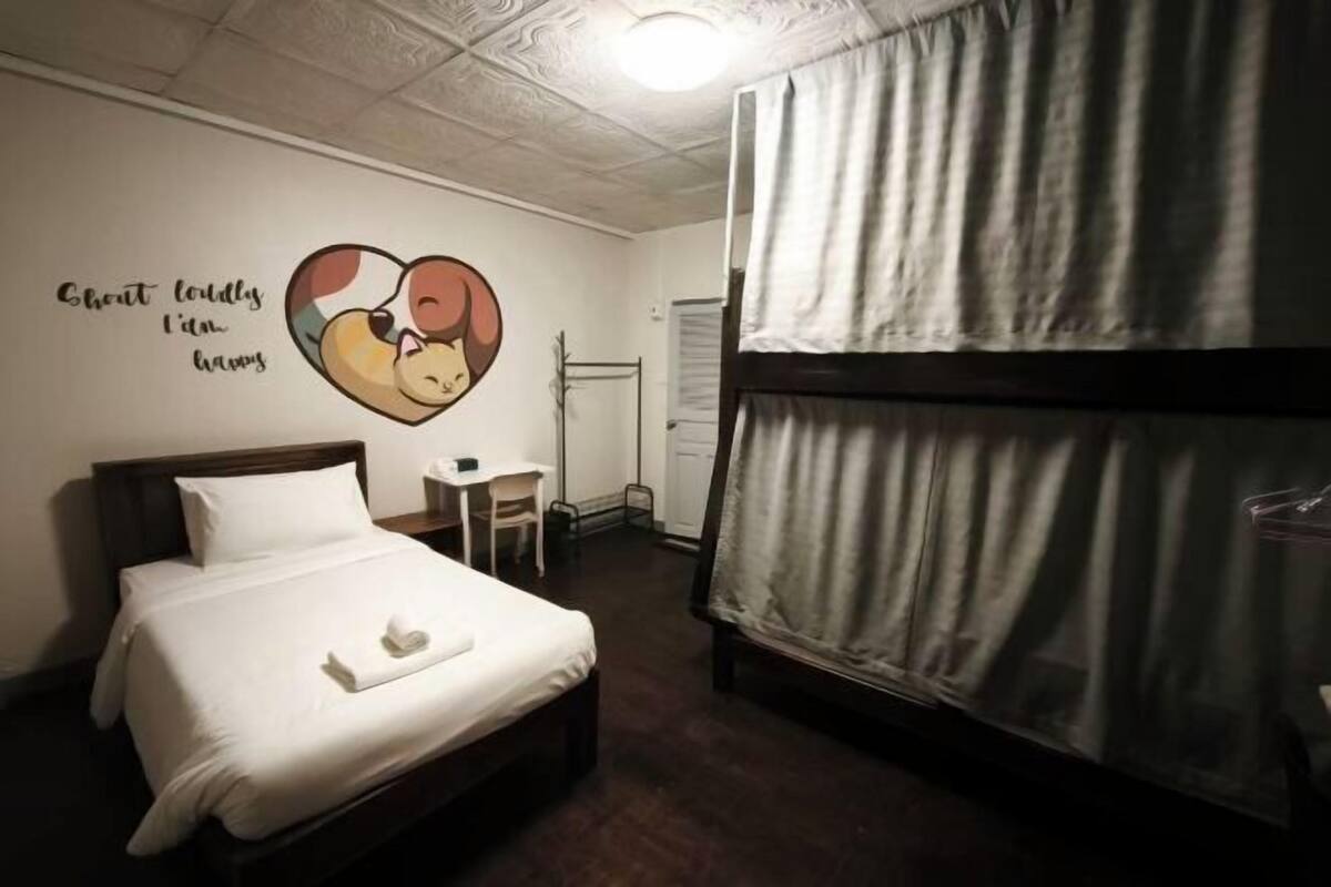 Wi-Fi de cortesia, roupa de cama