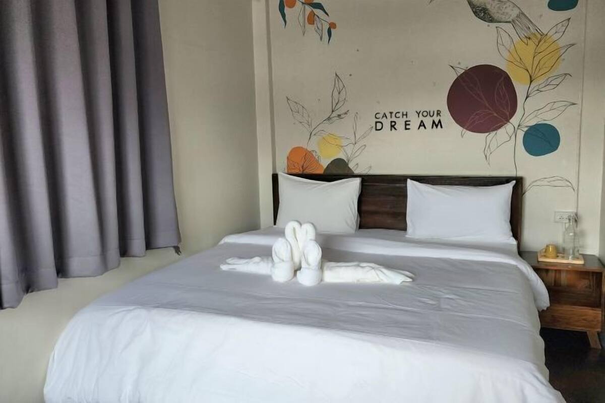 Free WiFi, bed sheets