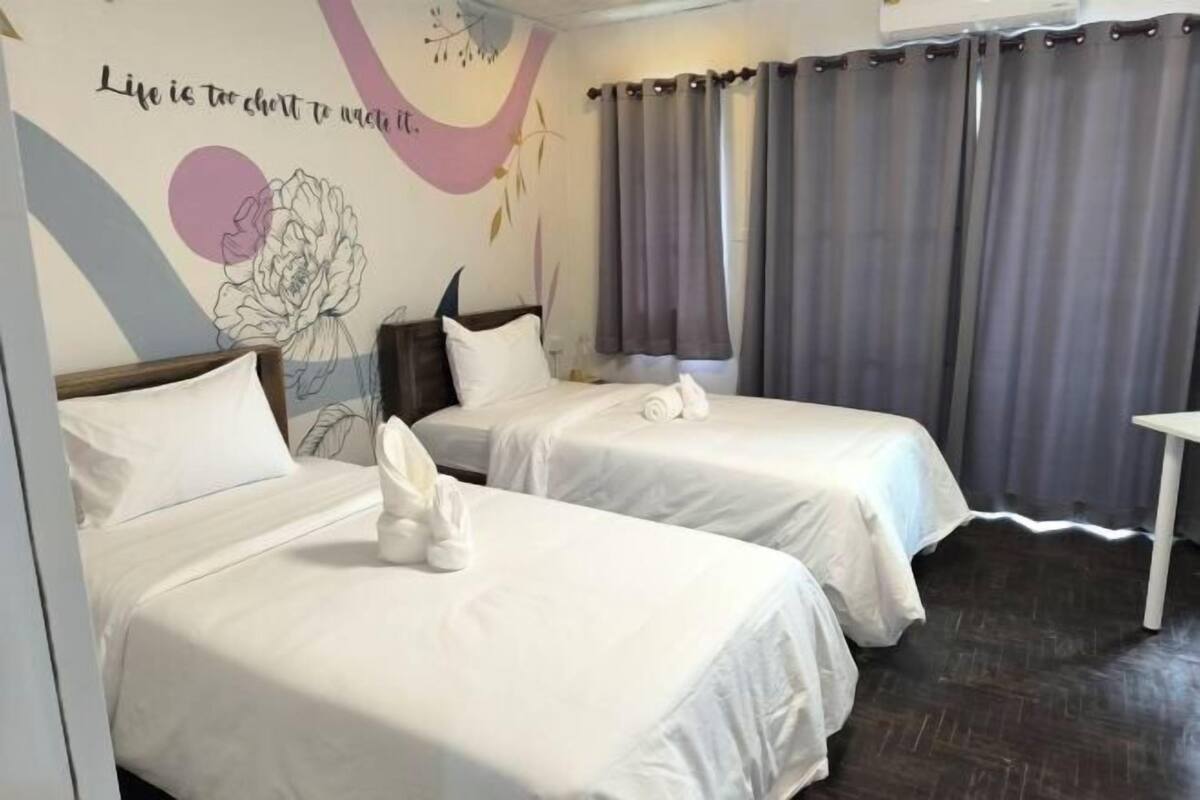 Free WiFi, bed sheets