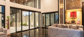 One Sakon Nakhon Hotel