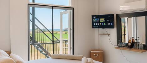 1 bedroom, desk, iron/ironing board, free WiFi