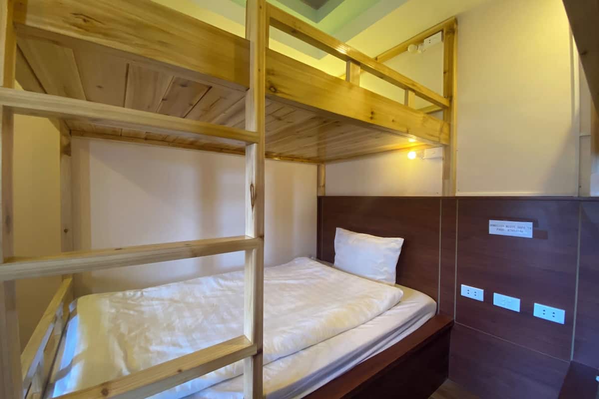 Shared Dormitory, Private Bathroom, Garden View | Soundproofing, free WiFi