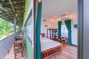 Minibar, desk, laptop workspace, blackout curtains