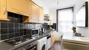 Basic Double Room | Private kitchen