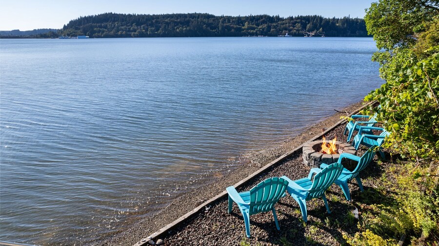 Captain s Retreat in Shelton