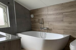 Shower - Spacious Bungalow near Water (Breskens)