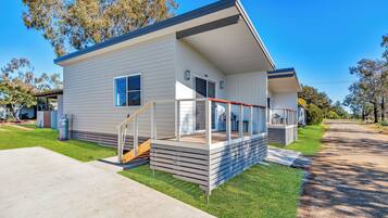 Deluxe Studio - Not Pet Friendly | Balcony