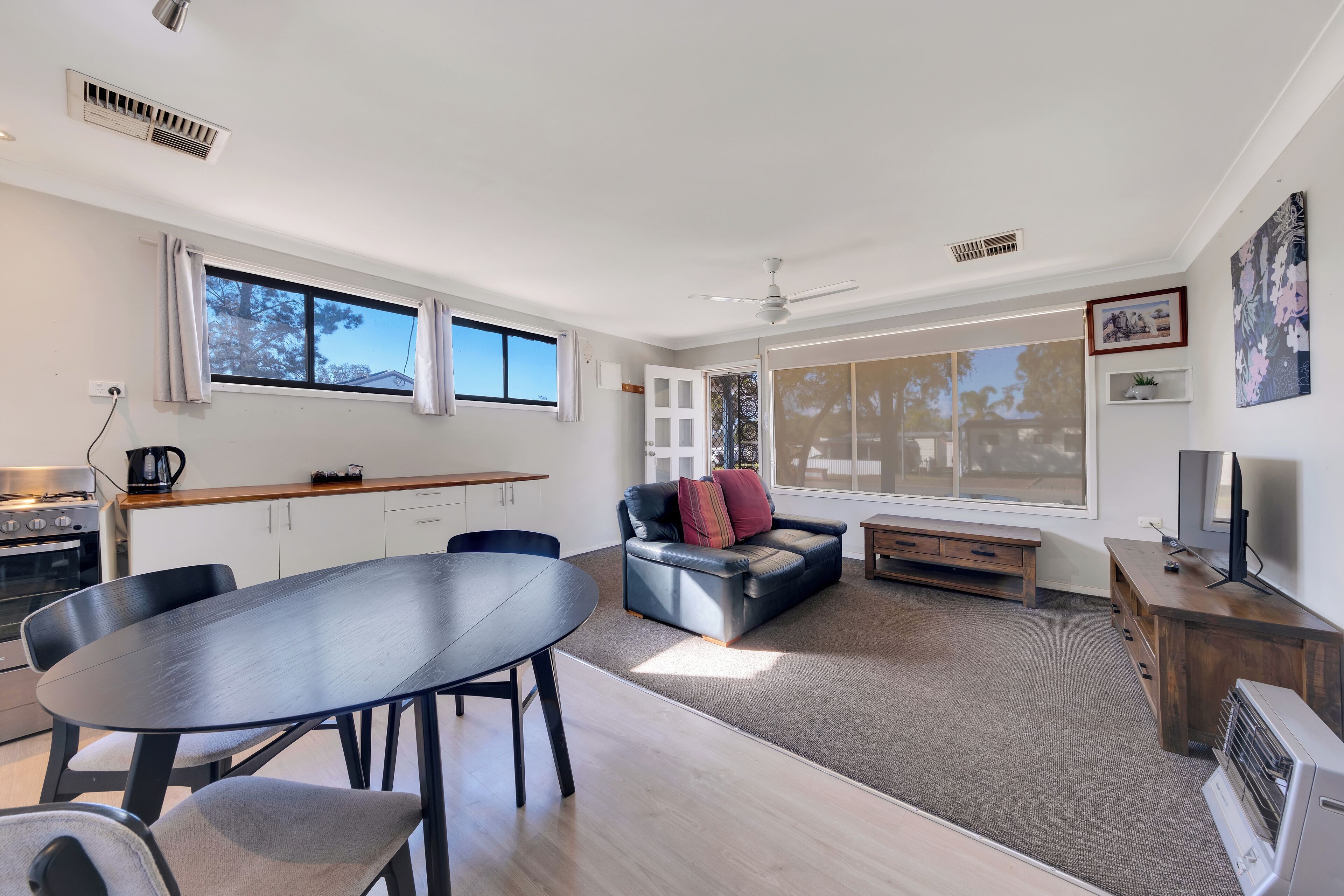 Standard 2 Bedroom House - Not Pet Friendly | In-room dining