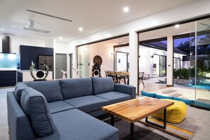 Living area - Villa Moana - Superb new 3 bedroom villa with pool in Rawai, Naiharn (Mueang Phuket)