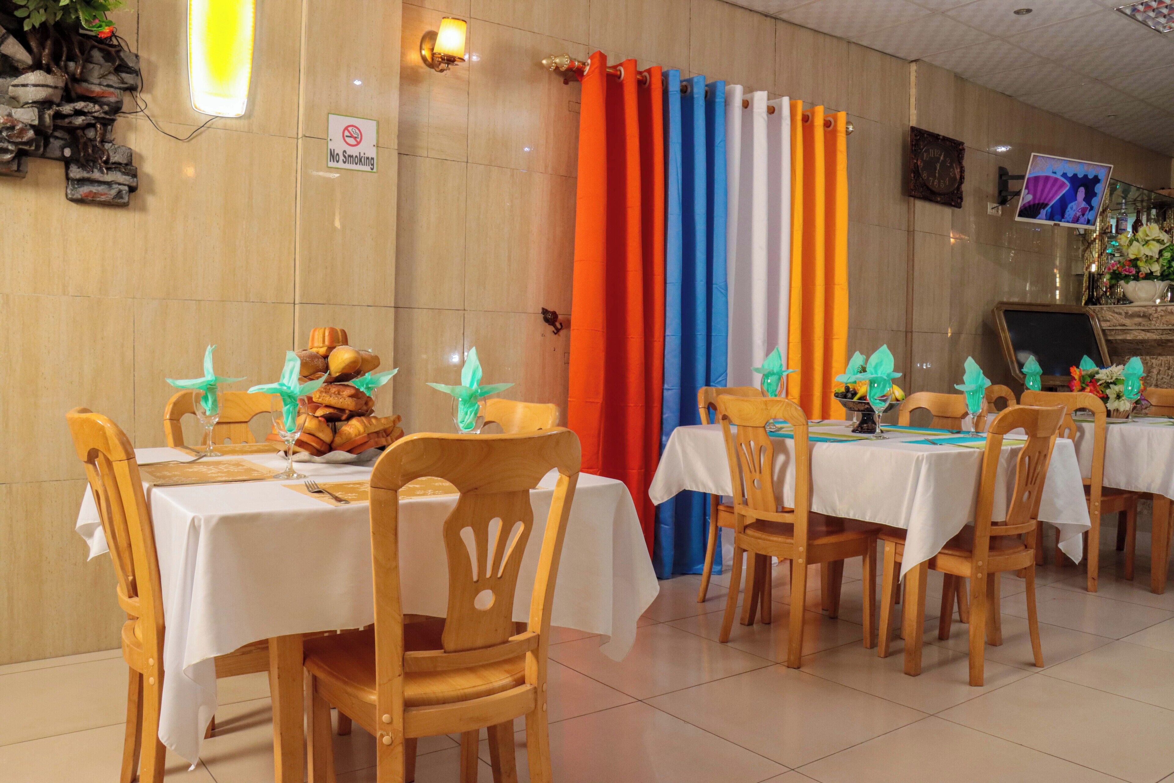 Kontinental frokost hver dag (EUR 4.58 per person)