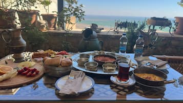 Tägliches inbegriffenes einheimisches Frühstück