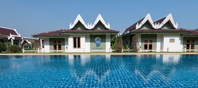 Thirty Degrees in February, Khao Tao, Hua Hin