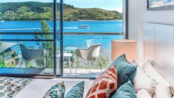 4 bedrooms, iron/ironing board, travel cot, WiFi