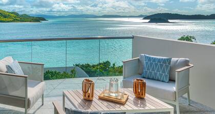 Waves 8 - Hamilton Island