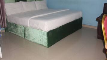 Deluxe Room | 1 bedroom, desk