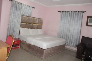 Executive Suite | 1 bedroom, desk - De Milton Hotel and Suites (Uyo)