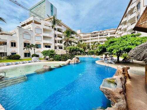 Nice apartment facing the sea in the Cerritos area